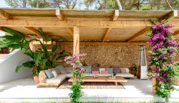 Resa estates huis kopen Ibiza es cubells villa potche wood.jpg